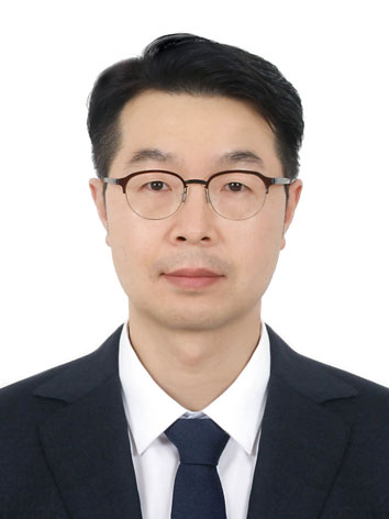 서지훈조교수 사진